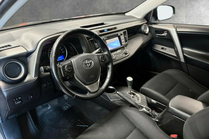 toyota-rav4-bensin-2015-big-12