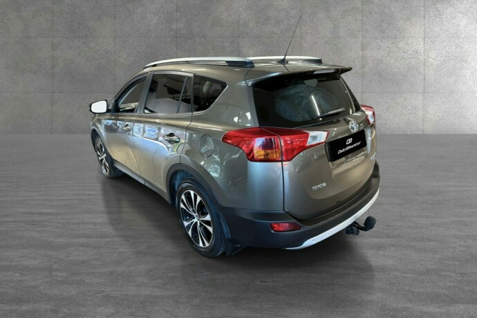 toyota-rav4-bensin-2015-big-3