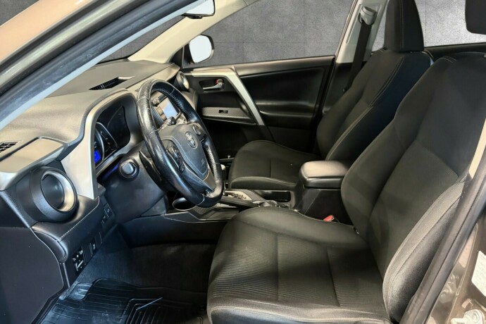 toyota-rav4-bensin-2015-big-8