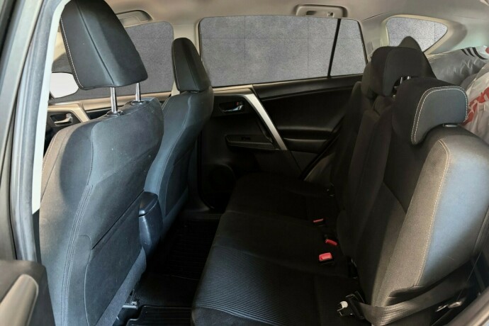 toyota-rav4-bensin-2015-big-10