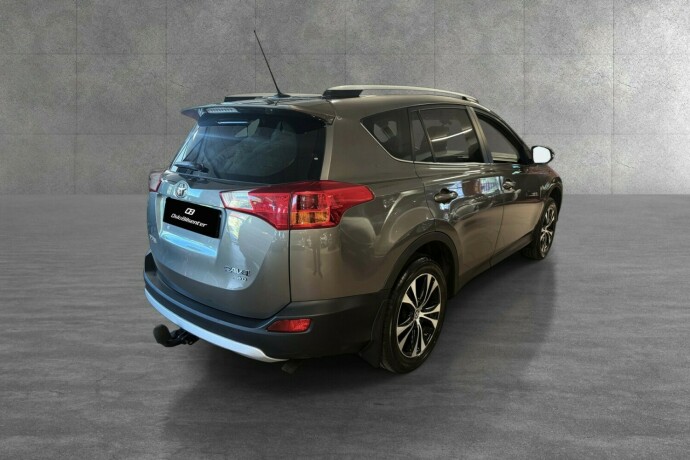 toyota-rav4-bensin-2015-big-5
