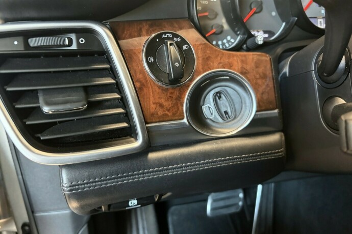 porsche-panamera-4s-bensin-2012-big-29