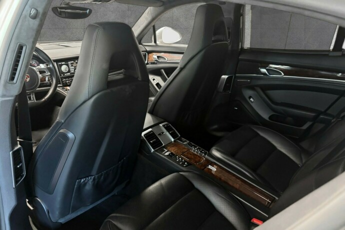 porsche-panamera-4s-bensin-2012-big-12