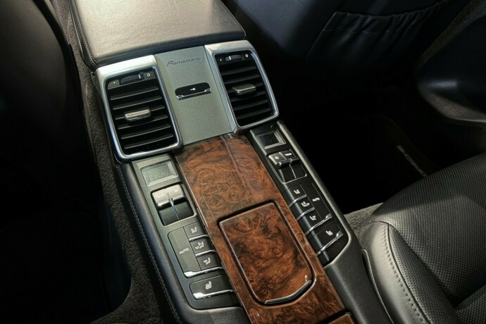 porsche-panamera-4s-bensin-2012-big-11