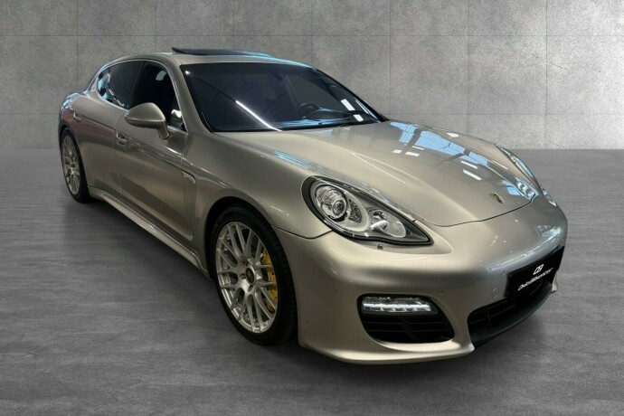 porsche-panamera-4s-bensin-2012-big-7