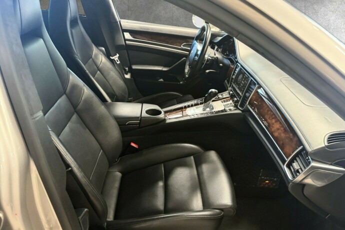 porsche-panamera-4s-bensin-2012-big-20