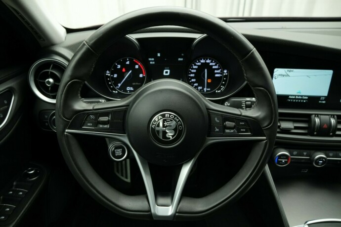 alfa-romeo-giulia-diesel-2017-big-24