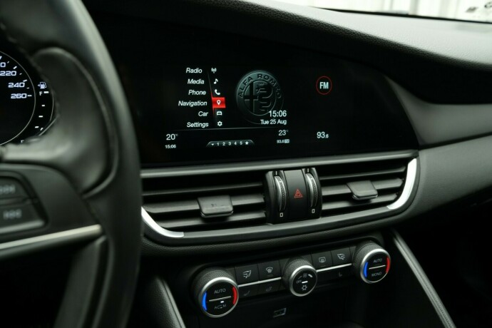 alfa-romeo-giulia-diesel-2017-big-37