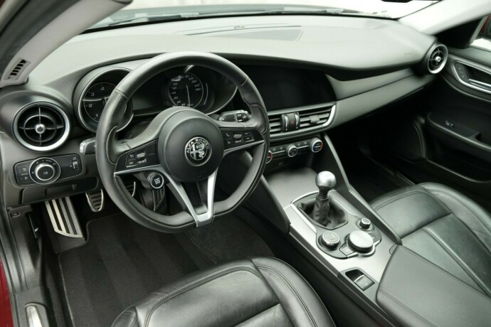 alfa-romeo-giulia-diesel-2017-big-21