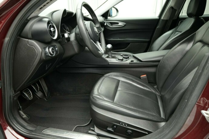 alfa-romeo-giulia-diesel-2017-big-17