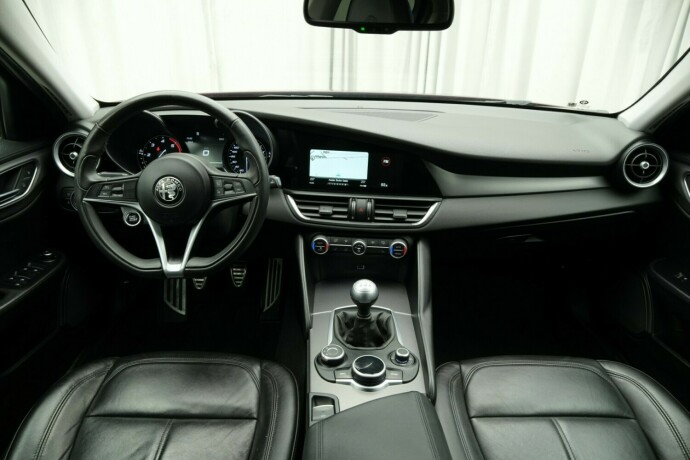 alfa-romeo-giulia-diesel-2017-big-22