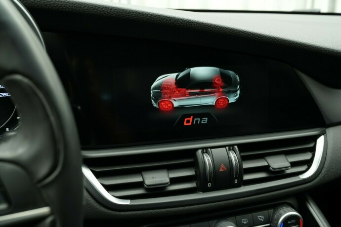 alfa-romeo-giulia-diesel-2017-big-33
