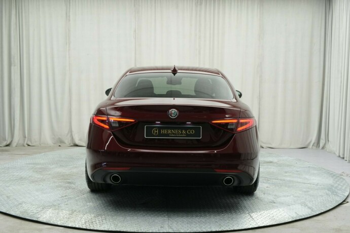 alfa-romeo-giulia-diesel-2017-big-12