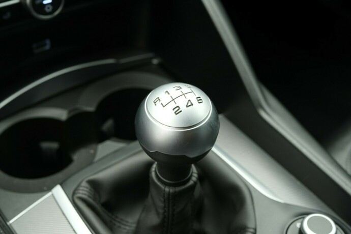 alfa-romeo-giulia-diesel-2017-big-41