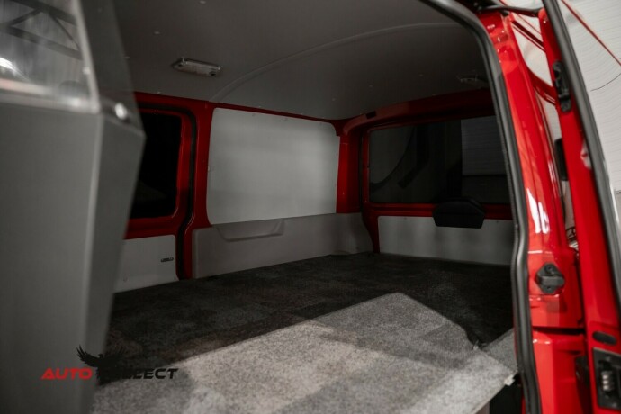 volkswagen-transporter-diesel-2019-big-10