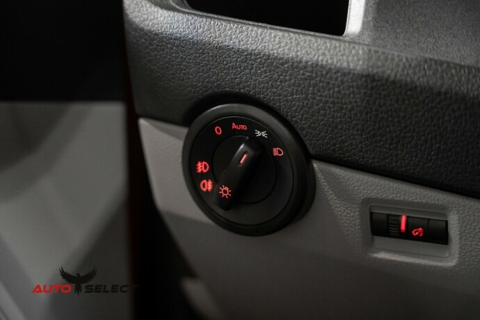 volkswagen-transporter-diesel-2019-big-29