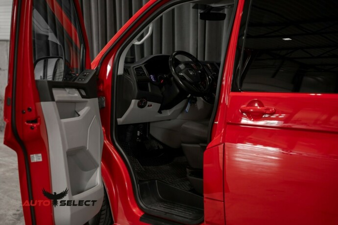volkswagen-transporter-diesel-2019-big-25