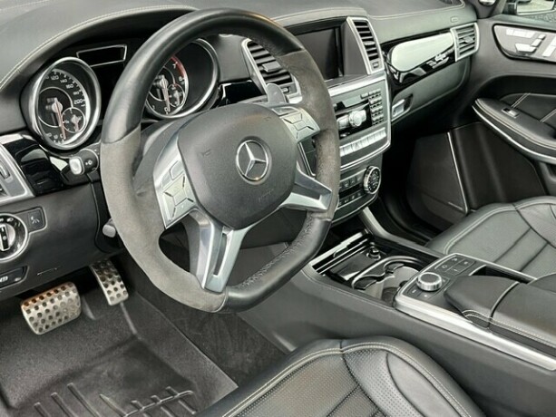 mercedes-benz-gl63-bensin-2016-big-11