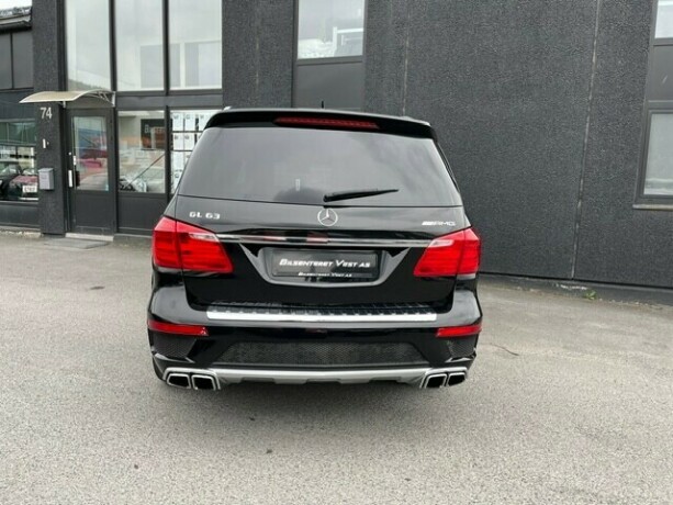 mercedes-benz-gl63-bensin-2016-big-4