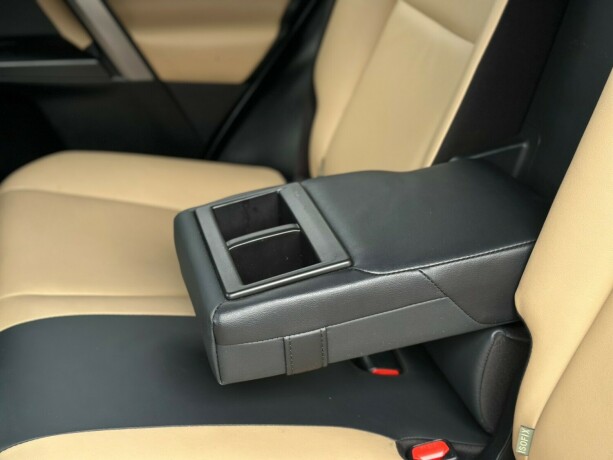 toyota-rav4-elektrisitetbensin-2017-big-14