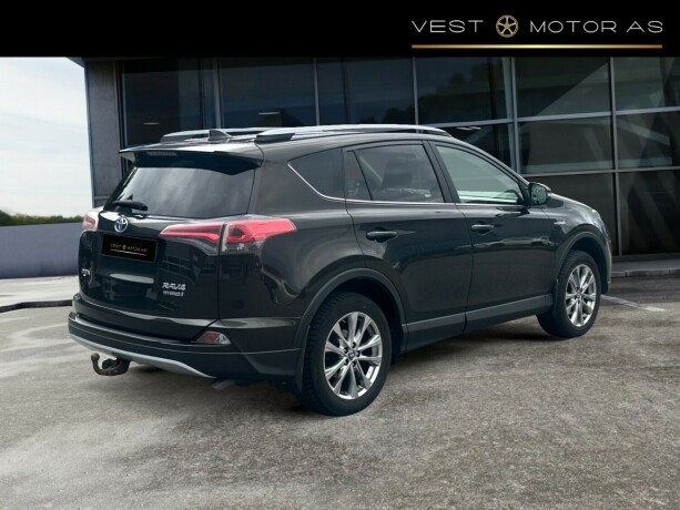 toyota-rav4-elektrisitetbensin-2017-big-7