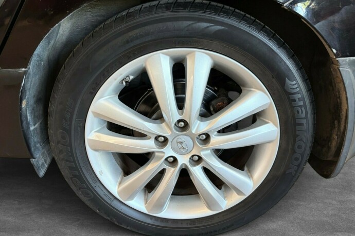 hyundai-ix35-diesel-2012-big-26