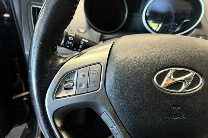 hyundai-ix35-diesel-2012-big-24