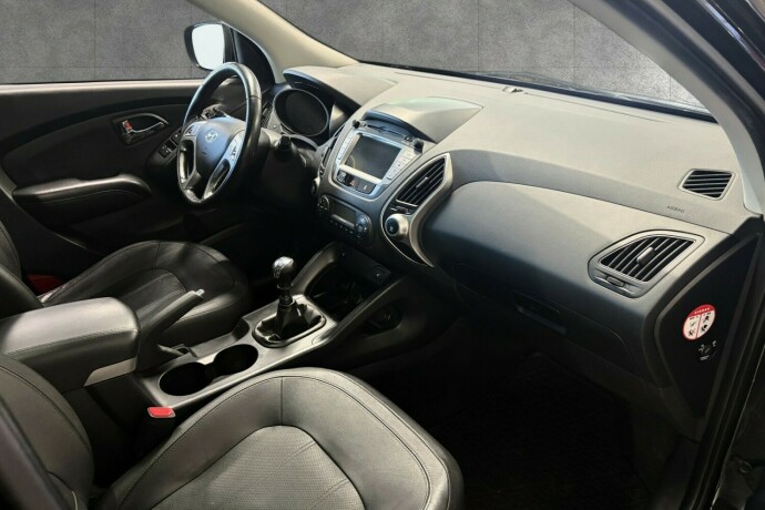 hyundai-ix35-diesel-2012-big-18