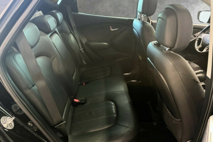 hyundai-ix35-diesel-2012-big-12