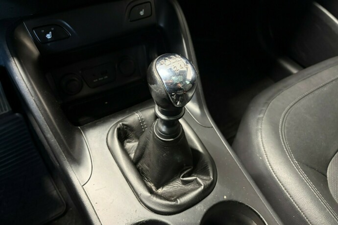 hyundai-ix35-diesel-2012-big-17