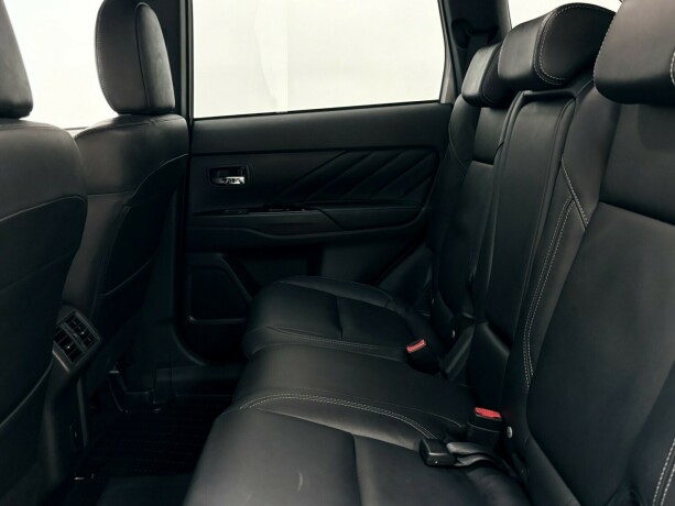 mitsubishi-outlander-plug-in-petrol-2021-big-22