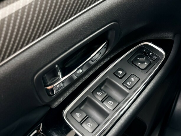 mitsubishi-outlander-plug-in-petrol-2021-big-18