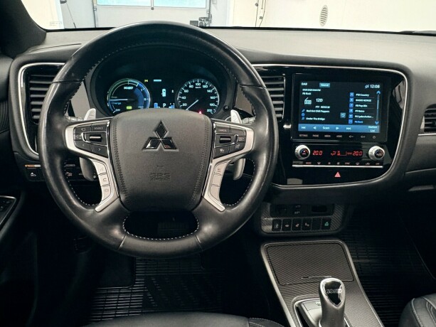 mitsubishi-outlander-plug-in-petrol-2021-big-10