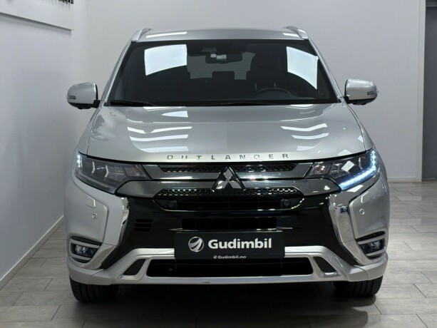 mitsubishi-outlander-plug-in-petrol-2021-big-1