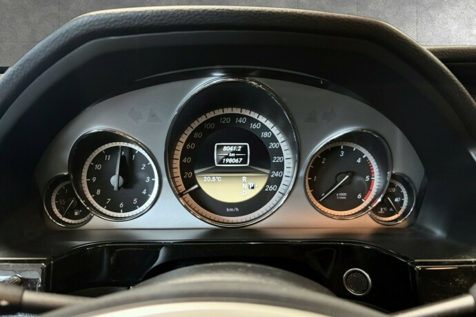 mercedes-benz-e220-diesel-2012-big-22