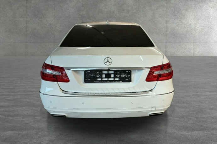 mercedes-benz-e220-diesel-2012-big-4