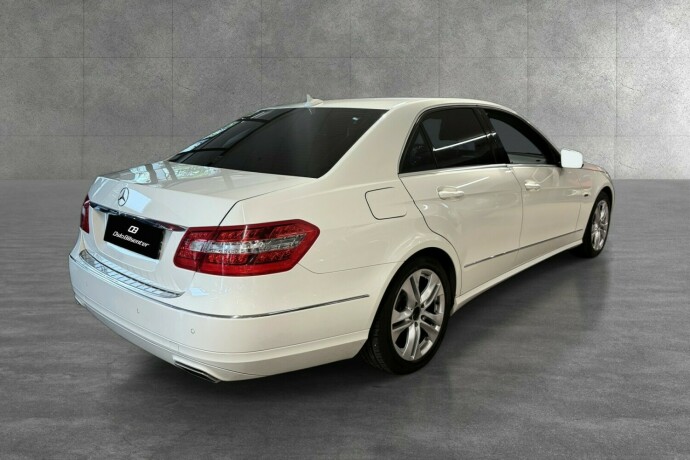 mercedes-benz-e220-diesel-2012-big-5