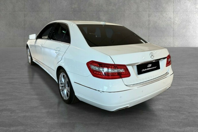 mercedes-benz-e220-diesel-2012-big-3