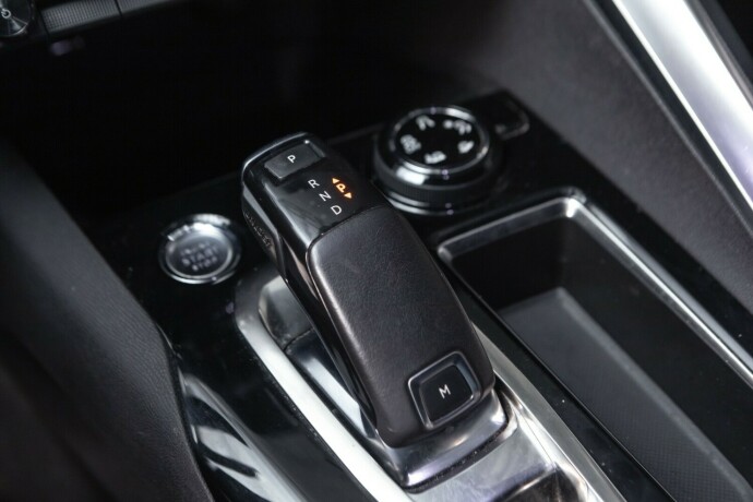 peugeot-5008-bensin-2019-big-19