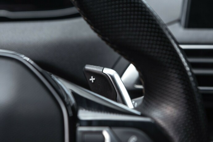 peugeot-5008-bensin-2019-big-13