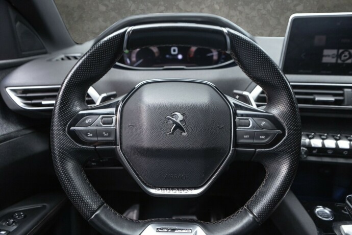 peugeot-5008-bensin-2019-big-10