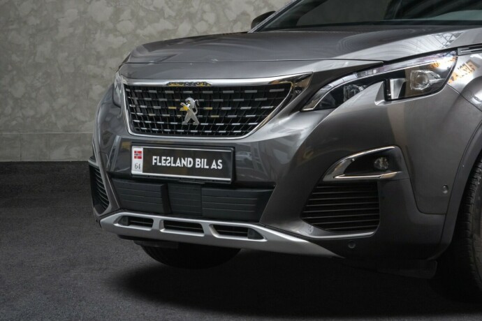 peugeot-5008-bensin-2019-big-3