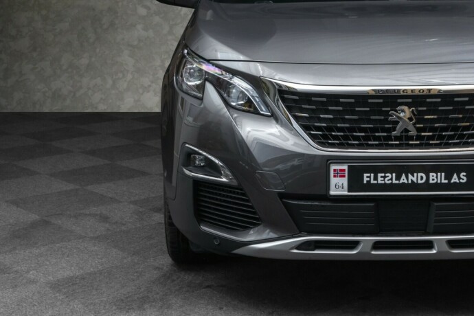 peugeot-5008-bensin-2019-big-6