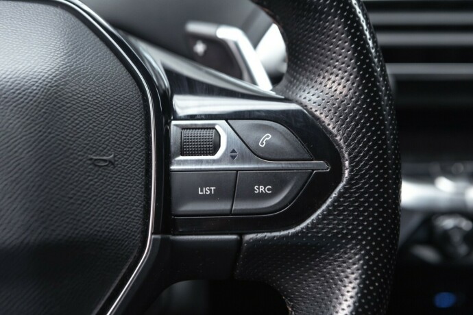 peugeot-5008-bensin-2019-big-12