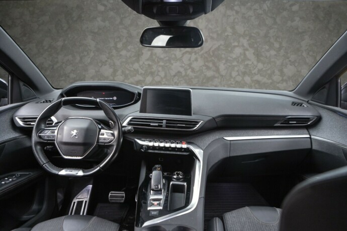 peugeot-5008-bensin-2019-big-23