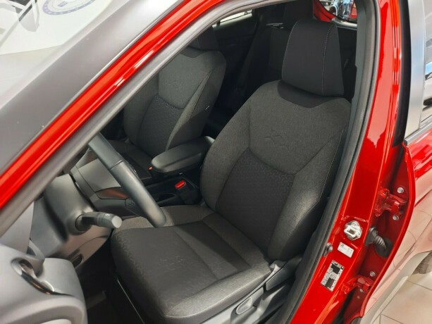 toyota-yaris-cross-elektrisitetbensin-2022-big-16