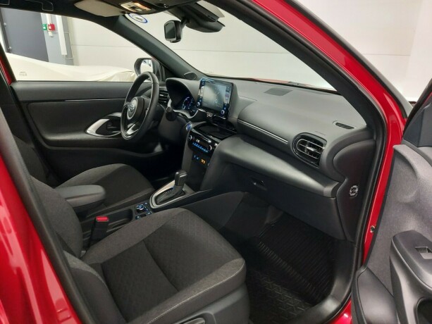 toyota-yaris-cross-elektrisitetbensin-2022-big-17