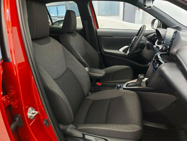toyota-yaris-cross-elektrisitetbensin-2022-big-18