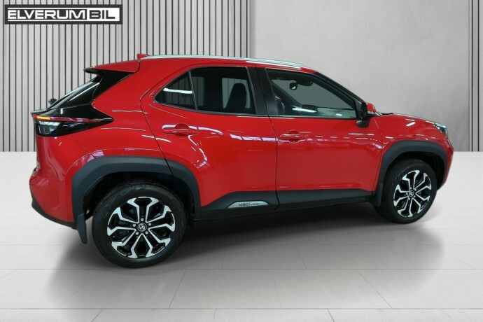 toyota-yaris-cross-elektrisitetbensin-2022-big-4