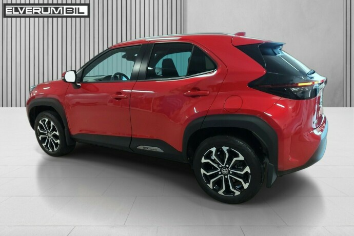 toyota-yaris-cross-elektrisitetbensin-2022-big-10